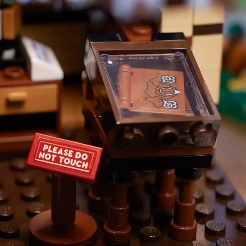 Hocus Pocus Sanderson Sisters’ Cottage 2316PCS Building Blocks – 21341 Compatible Magic Witch House Model with 6 Figures – Halloween Display Toy Gift for Kids & Fans